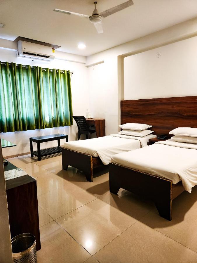 Hotel Rajwada Aurangabad  Buitenkant foto