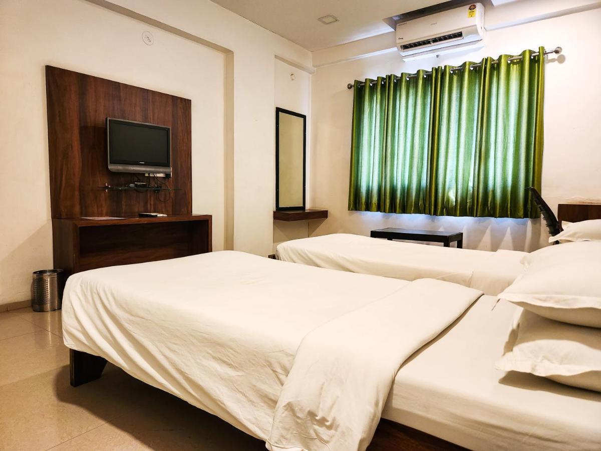 Hotel Rajwada Aurangabad  Buitenkant foto