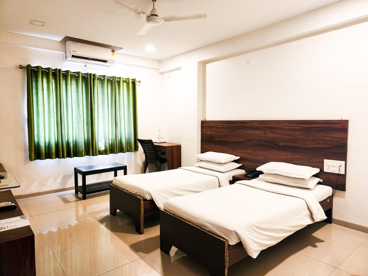 Hotel Rajwada Aurangabad  Buitenkant foto