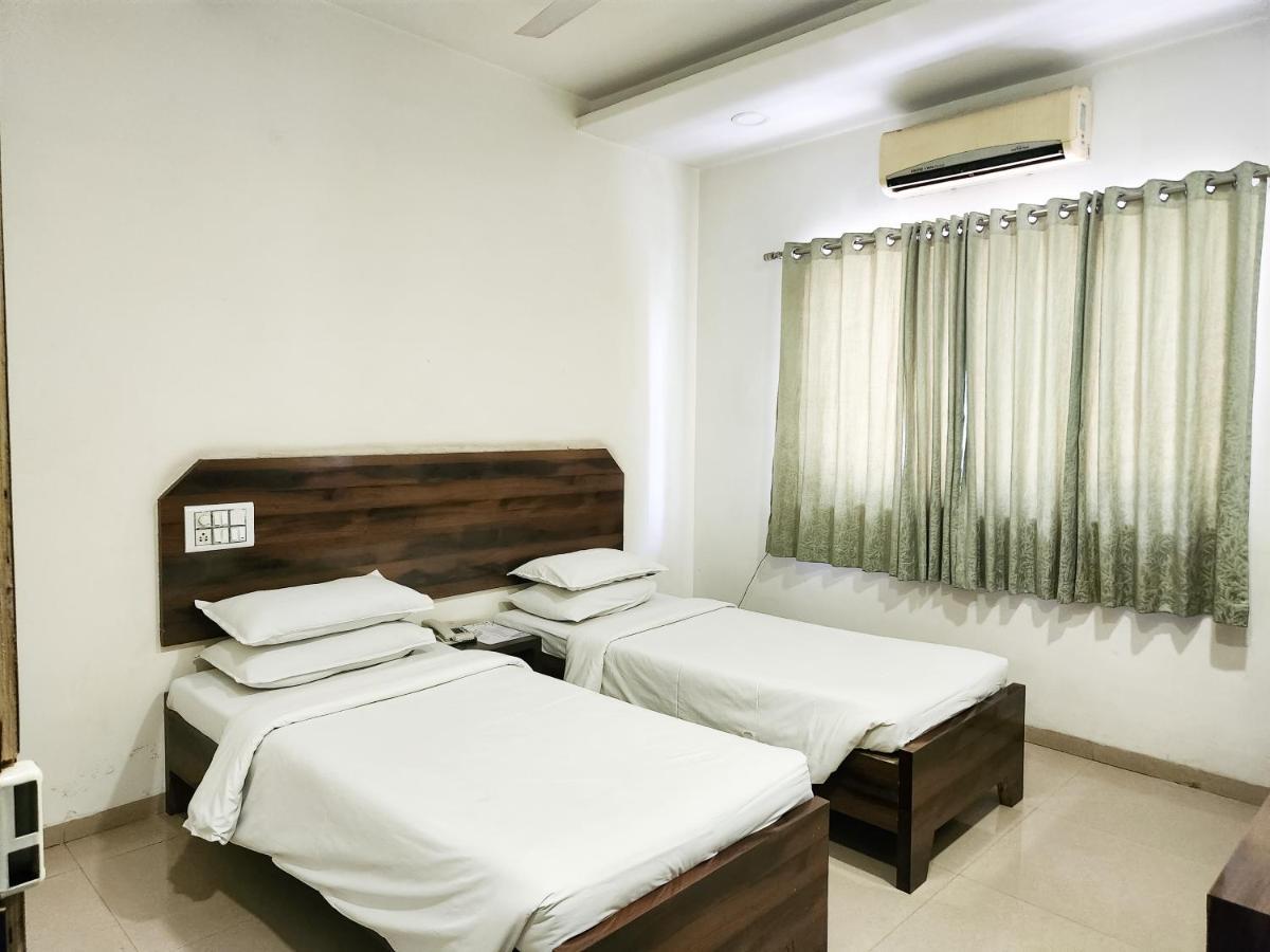Hotel Rajwada Aurangabad  Buitenkant foto